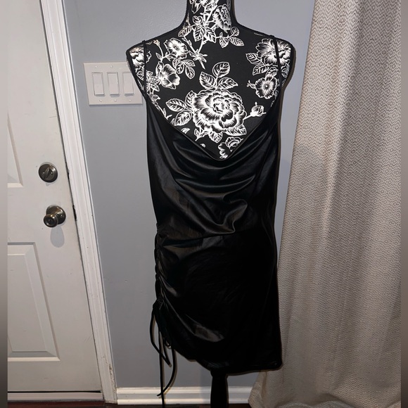 Women's Sleeveless Bodycon Tank Dress PU Leather Mini Dresses - Picture 4 of 5